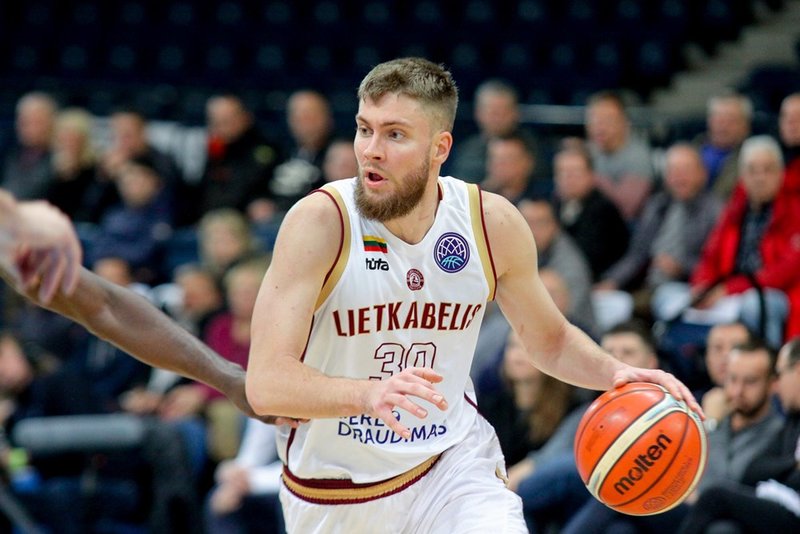 DOMINIK MAVRA